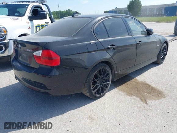 2007 BMW 3 Series 328xi с VIN WBAVC93567K032567, выставлен на аукционе IAAI как лот 42335514 с пробегом Не указан миль и . История ставок и продаж доступна на DreamBid. Изображение 4.