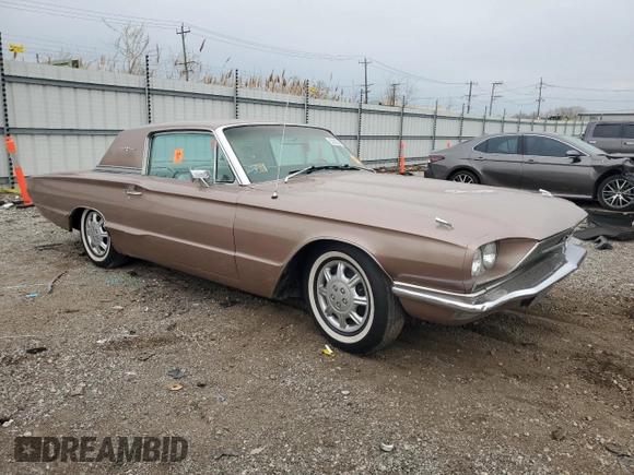 1966 Ford Thunderbird z VIN 6Y81Z127258, wystawiony jako Copart lot #52935585 z przebiegiem 59 083 mil mil oraz Czysty tytuł • Clean title. Historia ofert i sprzedaży dostępna na DreamBid. Obrazek 4.