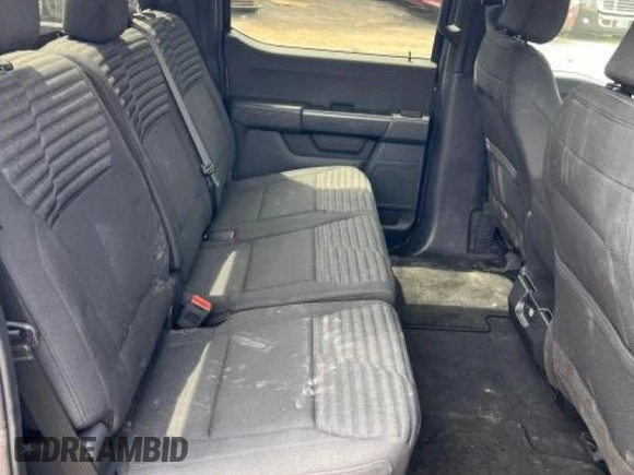 2023 Ford F-150 XL z VIN 1FTEW1CP3PKE71240, wystawiony jako Copart lot #62173635 z przebiegiem 22 368 mil mil oraz Czysty tytuł • Clean title. Historia ofert i sprzedaży dostępna na DreamBid. Obrazek 6.