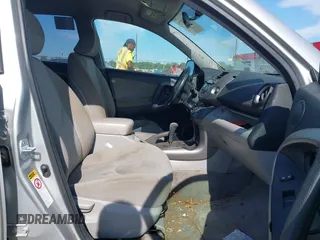 2008 Toyota RAV4 Limited с VIN JTMZD31V085088232, выставлен на аукционе IAAI как лот 42334920 с пробегом Не указан миль и . История ставок и продаж доступна на DreamBid. Изображение 5.