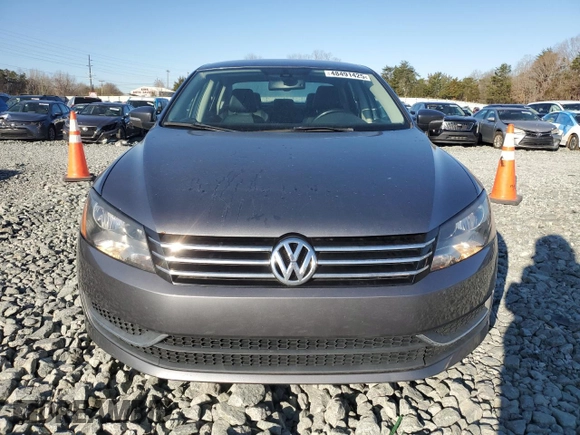 2013 Volkswagen Passat SE with VIN 1VWBH7A39DC080922, listed as a Copart auction lot 48491425 with 121,980 mi miles and Salvage title. Bid and sale history available at DreamBid. Image 5.