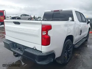 2019 Chevrolet Silverado 1500 LT with VIN 3GCUYDED3KG118071, listed as a IAAI auction lot 41566722 with 157,525 mi miles. Bid and sale history available at carsss.com. Image 4.