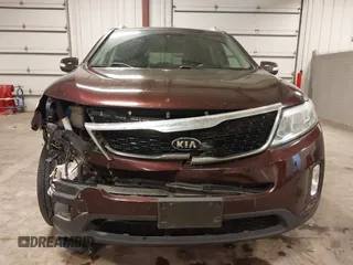 2014 Kia Sorento LX z VIN 5XYKTCA67EG541133, wystawiony jako IAAI lot #42335504 z przebiegiem 83 584 mil mil oraz . Historia ofert i sprzedaży dostępna na DreamBid. Obrazek 13.