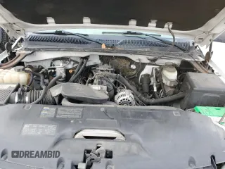 2004 GMC Sierra 2500HD SLE z VIN 1GTHK29U64E336548, wystawiony jako Copart lot #44979505 z przebiegiem 226 577 mil mil oraz Szkoda całkowita • Salvage title. Historia ofert i sprzedaży dostępna na DreamBid. Obrazek 11.