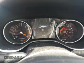 2021 Jeep Compass Latitude z VIN 3C4NJCBB6MT507917, wystawiony jako Copart lot #56979785 z przebiegiem 85 739 mil mil oraz Szkoda całkowita • Salvage title. Historia ofert i sprzedaży dostępna na DreamBid. Obrazek 9.