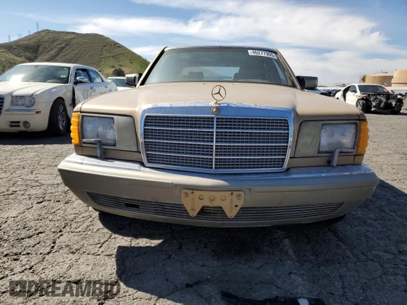 1987 Mercedes-Benz 560 with VIN WDBCA39D1HA280016, listed as a Copart auction lot 46277905 with 151,078 mi miles and Clean Title. Bid and sale history available at DreamBid. Image 5.