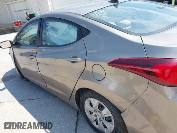 2016 Hyundai Elantra SE z VIN 5NPDH4AE9GH793064, wystawiony jako IAAI lot #42506773 z przebiegiem 112 082 mil mil oraz . Historia ofert i sprzedaży dostępna na DreamBid. Obrazek 15.