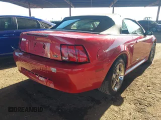 2000 Ford Mustang with VIN 1FAFP4445YF270477, listed as a IAAI auction lot 41205072 with 130,041 mi miles. Bid and sale history available at carsss.com. Image 4.