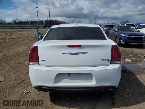 2016 Chrysler 300 S z VIN 2C3CCAGG6GH148015, wystawiony jako Copart lot #52794675 z przebiegiem 182 117 mil mil oraz Czysty tytuł • Clean title. Historia ofert i sprzedaży dostępna na DreamBid. Obrazek 6.