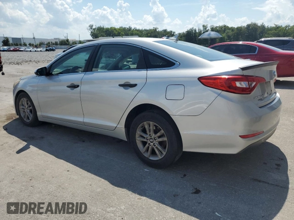 2015 Hyundai Sonata SE z VIN 5NPE24AF6FH108144, wystawiony jako Copart lot #58140065 z przebiegiem 126 031 mil mil oraz Szkoda całkowita • Salvage title. Historia ofert i sprzedaży dostępna na DreamBid. Obrazek 2.