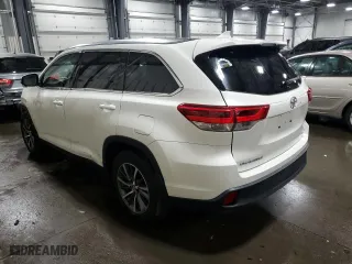 2019 Toyota Highlander SE with VIN 5TDJZRFH6KS564781, listed as a Copart auction lot 49109065 with 90,282 mi miles and Salvage Title. Bid and sale history available at carsss.com. Image 2.