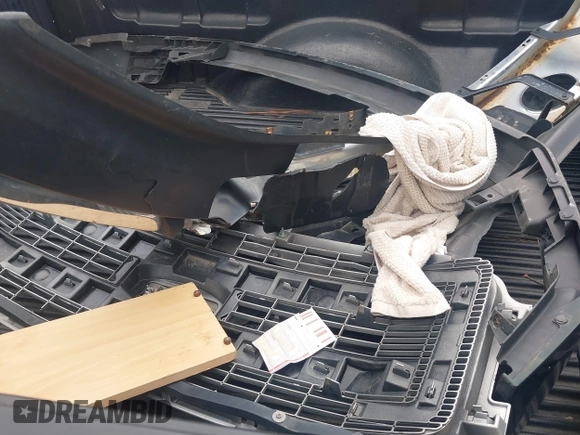 2014 Ford F-150 XL with VIN 1FTFX1ET3EFC14676, listed as a IAAI auction lot 41399135 with 200,553 mi miles. Bid and sale history available at carsss.com. Image 12.
