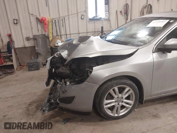 2012 Volvo S60 T6 with VIN YV1902FH1C2119579, listed as a IAAI auction lot 41359902 with 237,451 mi miles. Bid and sale history available at carsss.com. Image 6.