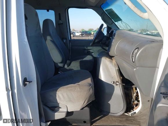 2007 Ford Econoline Wagon XL with VIN 1FBSS31L07DA47100, listed as a IAAI auction lot 41054675 with 101,879 mi miles. Bid and sale history available at carsss.com. Image 5.