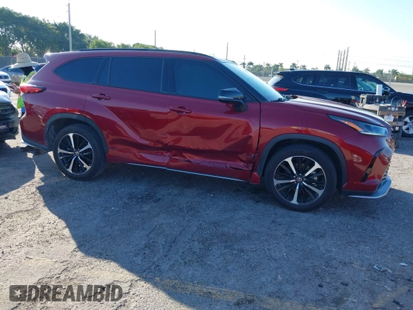 2022 Toyota Highlander XSE with VIN 5TDLZRAH6NS137265, listed as a IAAI auction lot 41300574 with 35,846 mi miles and . Bid and sale history available at DreamBid. Image 1.