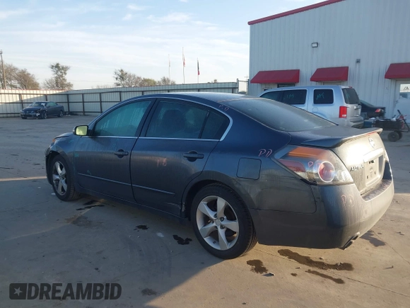 2008 Nissan Altima 3.5 SE with VIN 1N4BL21E18C236081, listed as a IAAI auction lot 41792229 with 136,208 mi miles. Bid and sale history available at carsss.com. Image 14.