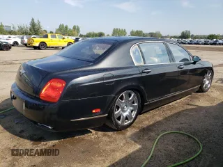 2006 Bentley Flying Spur z VIN SCBBR53W06C032405, wystawiony jako Copart lot #71853094 z przebiegiem 92 408 mil mil oraz Tytuł czysty. Historia ofert i sprzedaży dostępna na DreamBid. Obrazek 3.