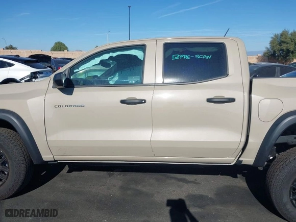 2024 Chevrolet Colorado 4WD Trail Boss with VIN 1GCPTEEK1R1210577, listed as a IAAI auction lot 41212420 with 3,193 mi miles. Bid and sale history available at carsss.com. Image 15.