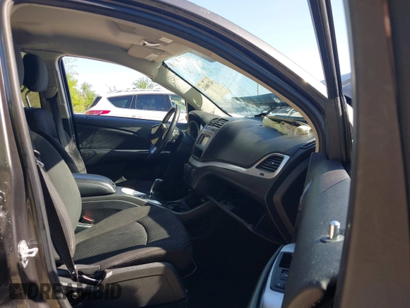 2017 Dodge Journey SE with VIN 3C4PDCAB3HT683525, listed as a IAAI auction lot 42146832 with Not Provided miles and . Bid and sale history available at DreamBid. Image 5.