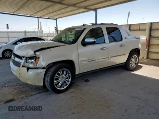 2013 Chevrolet Avalanche LTZ z VIN 3GNTKGE78DG135225, wystawiony jako Copart lot #57916305 z przebiegiem 125 414 mil mil oraz Szkoda całkowita • Salvage title. Historia ofert i sprzedaży dostępna na DreamBid. Obrazek 1.