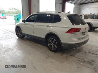 2019 Volkswagen Tiguan SE with VIN 3VV3B7AX9KM030028, listed as a IAAI auction lot 40445099 with 85,400 mi miles and . Bid and sale history available at DreamBid. Image 3.