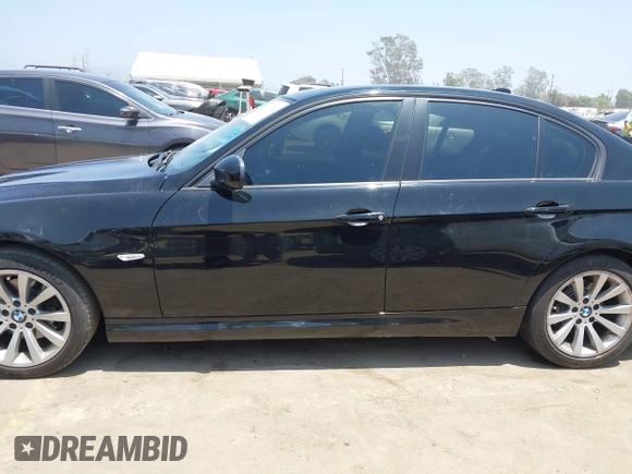 2011 BMW 3 Series 328i with VIN WBAPH5C50BF093756, listed as a IAAI auction lot 42552472 with 178,916 mi miles and . Bid and sale history available at DreamBid. Image 14.