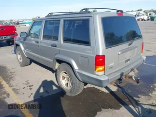 2000 Jeep Cherokee with VIN 1J4FF48S3YL170931, listed as a IAAI auction lot 42468922 with 160,104 mi miles and . Bid and sale history available at DreamBid. Image 3.