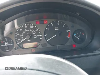 1999 BMW 3 Series с VIN WBACG8339XKC85437, выставлен на аукционе IAAI как лот 42288974 с пробегом 107 475 миль миль и . История ставок и продаж доступна на DreamBid. Изображение 7.