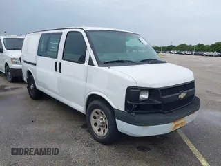 2012 Chevrolet Express Cargo z VIN 1GCSGAFX2C1170597, wystawiony jako IAAI lot #42356311 z przebiegiem 215 381 mil mil oraz . Historia ofert i sprzedaży dostępna na DreamBid. Obrazek 1.