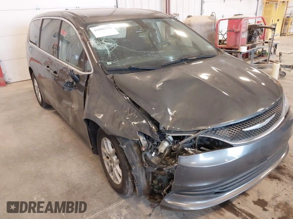 2017 Chrysler Pacifica Touring with VIN 2C4RC1DGXHR502480, listed as a IAAI auction lot 41888752 with 134,923 mi miles and . Bid and sale history available at DreamBid. Image 6.