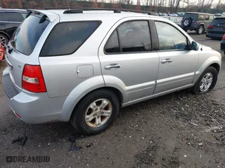 2008 Kia Sorento EX with VIN KNDJC736785782543, listed as a IAAI auction lot 41872596 with 116,815 mi miles. Bid and sale history available at carsss.com. Image 4.