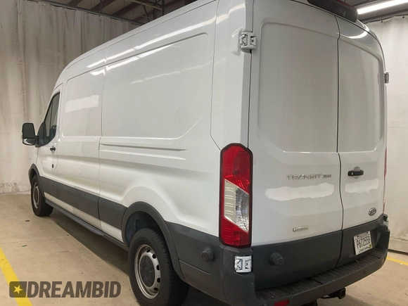2018 Ford Transit z VIN 1FTBW2CG5JKB49814, wystawiony jako IAAI lot #42792323 z przebiegiem 222 044 mil mil oraz . Historia ofert i sprzedaży dostępna na DreamBid. Obrazek 16.