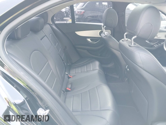2020 Mercedes-Benz C 300 z VIN W1KWF8DB5LR592259, wystawiony jako IAAI lot #42320848 z przebiegiem 63 795 mil mil oraz . Historia ofert i sprzedaży dostępna na DreamBid. Obrazek 8.