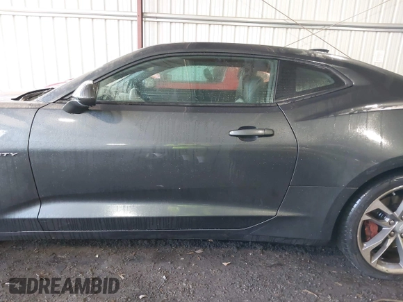 2017 Chevrolet Camaro 2SS с VIN 1G1FH1R70H0163647, выставлен на аукционе IAAI как лот 42172820 с пробегом 86 730 миль миль и . История ставок и продаж доступна на DreamBid. Изображение 15.