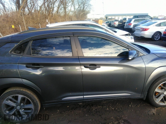 2020 Hyundai Kona Ultimate with VIN KM8K53A52LU476930, listed as a IAAI auction lot 38355576 with 39,450 mi miles. Bid and sale history available at carsss.com. Image 13.