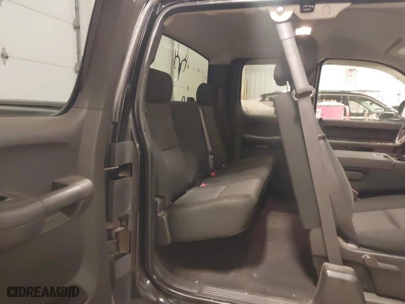 2010 Chevrolet Silverado 1500 LT with VIN 1GCSKSE30AZ132965, listed as a IAAI auction lot 41532816 with 224,632 mi miles. Bid and sale history available at carsss.com. Image 8.