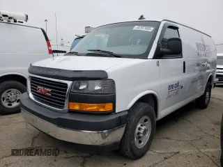 2021 GMC Savana Cargo Van with VIN 1GTW7AFP7M1247760, listed as a Copart auction lot 48441295 with 49,586 mi miles and Salvage Title. Bid and sale history available at carsss.com. Image 1.
