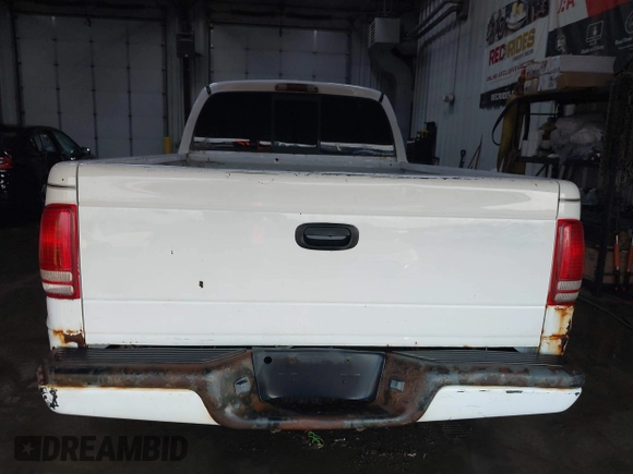 1998 Dodge Dakota SLT with VIN 1B7GG22Y1WS637629, listed as a IAAI auction lot 41781675 with 181,590 mi miles. Bid and sale history available at carsss.com. Image 17.