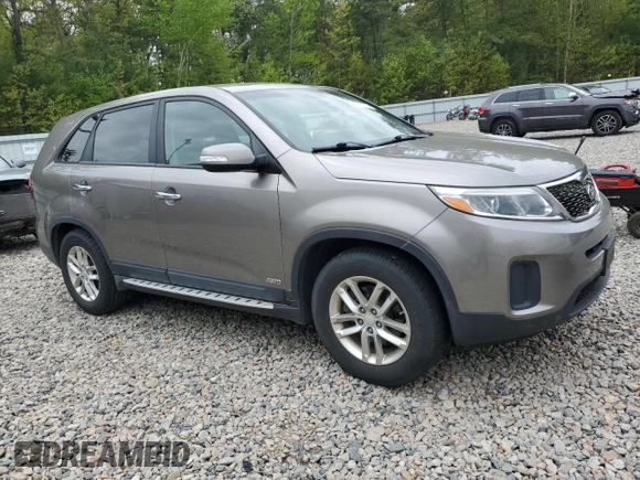 2015 Kia Sorento LX z VIN 5XYKTCA62FG564840, wystawiony jako Copart lot #57957775 z przebiegiem 98 750 mil mil oraz Czysty tytuł • Clean title. Historia ofert i sprzedaży dostępna na DreamBid. Obrazek 4.