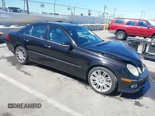 2007 Mercedes-Benz E-Class 3.5L with VIN WDBUF56XX7B066912, listed as a IAAI auction lot 41818878 with 1 mi miles. Bid and sale history available at carsss.com. Image 1.