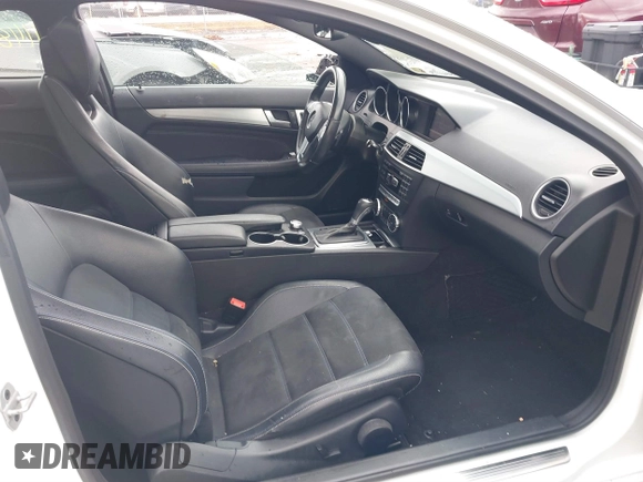 2015 Mercedes-Benz C-Class C 250 with VIN WDDGJ4HB6FG401261, listed as a IAAI auction lot 41483848 with 124,915 mi miles. Bid and sale history available at carsss.com. Image 5.