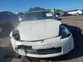 2006 Nissan 350Z Touring with VIN JN1AZ36AX6M450609, listed as a IAAI auction lot 41227538 with 111,622 mi miles. Bid and sale history available at carsss.com. Image 12.