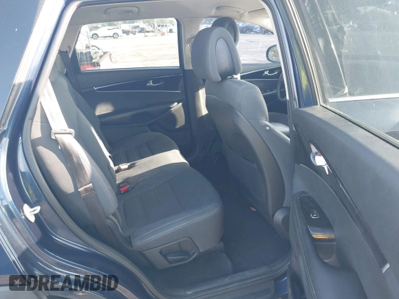 2016 Kia Sorento LX with VIN 5XYPG4A36GG045104, listed as a IAAI auction lot 41922121 with 169,874 mi miles and . Bid and sale history available at carsss.com. Image 8.