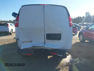 2014 Chevrolet Express Cargo Van with VIN 1GCWGGBA6E1122934, listed as a IAAI auction lot 40999693 with 194,565 mi miles. Bid and sale history available at carsss.com. Image 16.