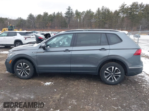 2022 Volkswagen Tiguan S with VIN 3VV0B7AX9NM032305, listed as a IAAI auction lot 41327587 with 49,524 mi miles. Bid and sale history available at carsss.com. Image 14.