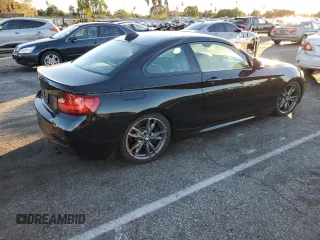 2017 BMW M2 z VIN WBA2G1C57HV638789, wystawiony jako Copart lot #37268344 z przebiegiem 75 902 mil mil oraz . Historia ofert i sprzedaży dostępna na DreamBid. Obrazek 3.