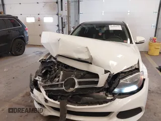 2016 Mercedes-Benz C 300 z VIN 55SWF4JB0GU160647, wystawiony jako IAAI lot #41980155 z przebiegiem 66 783 mil mil oraz . Historia ofert i sprzedaży dostępna na DreamBid. Obrazek 13.