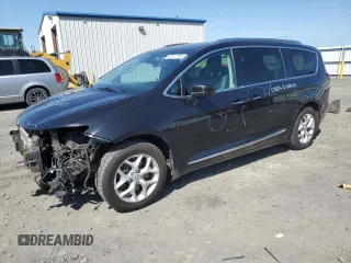 2020 Chrysler Pacifica Touring L z VIN 2C4RC1BG1LR120348, wystawiony jako Copart lot #54547795 z przebiegiem 70 059 mil mil oraz Szkoda całkowita • Salvage title. Historia ofert i sprzedaży dostępna na DreamBid. Obrazek 1.