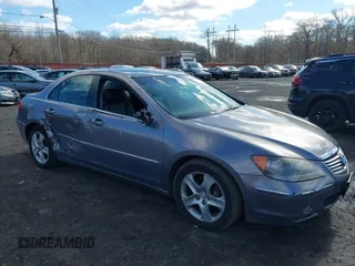 2007 Acura RL Tech Pkg with VIN JH4KB16617C000200, listed as a IAAI auction lot 41592490 with 224,508 mi miles. Bid and sale history available at carsss.com. Image 6.
