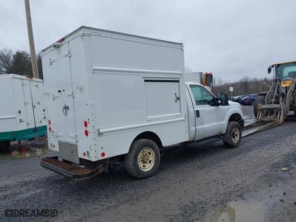 2015 Ford Super Duty F-250 SRW XL with VIN 1FDBF2B66FED21648, listed as a IAAI auction lot 41700328 with 370,599 mi miles. Bid and sale history available at carsss.com. Image 4.